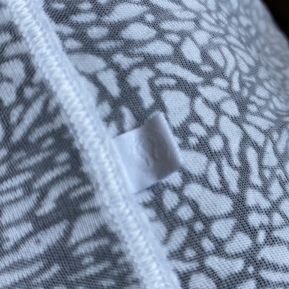 Lululemon sheer muscle tank - Picture 6 of 6